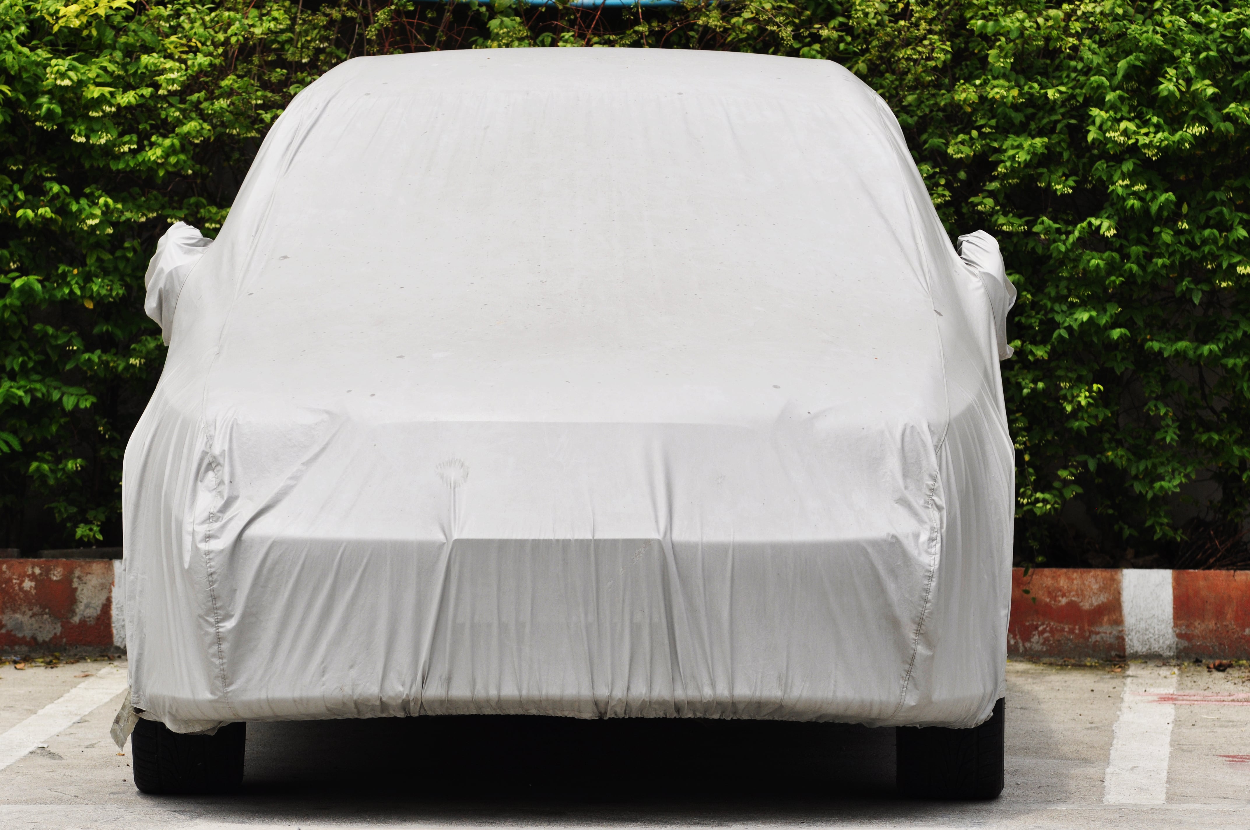 Custom Fit vs. Universal Car Cover Pros & Cons