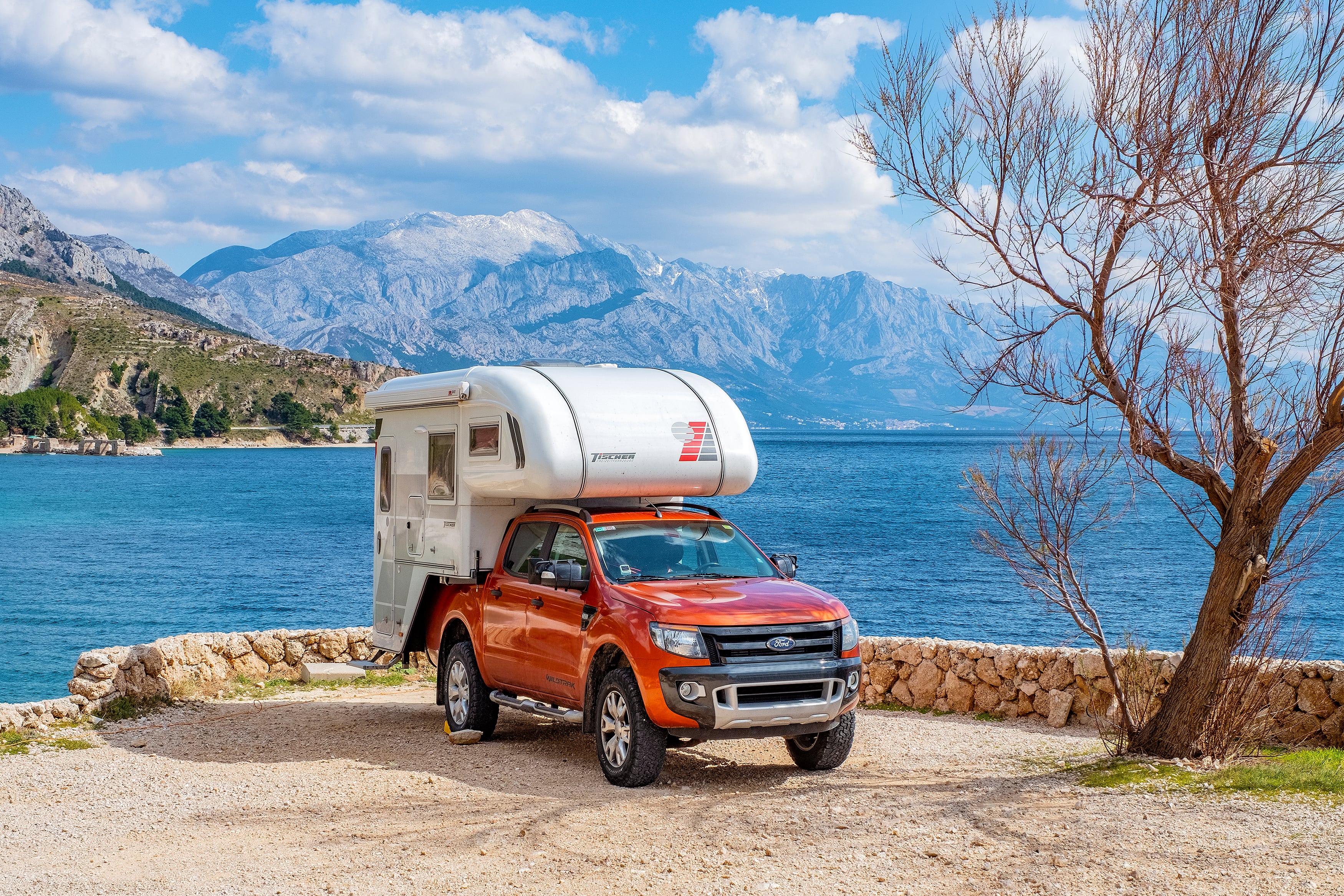 Tips on Buying a Used Camper Shell for your Tundra